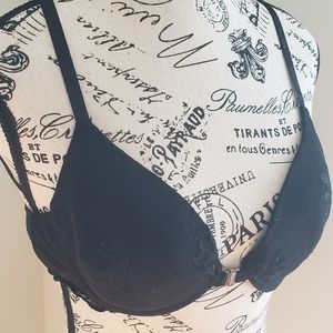 Bra black lace sexy and comfortable 34B